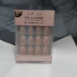 LA Girl Oh...So Shiny Press-On Nails - Snow‎ Swirl